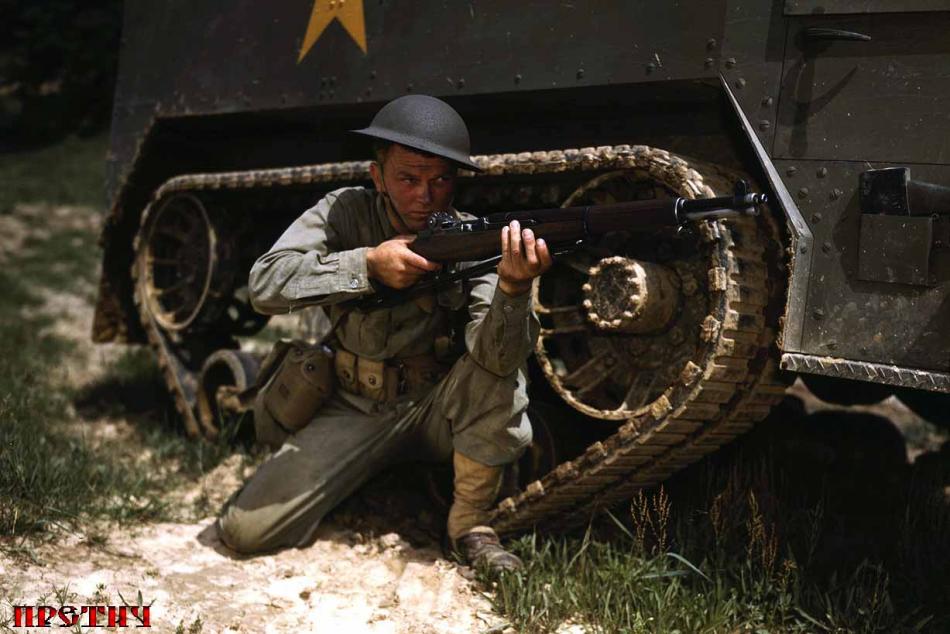 1942 - рекламное фото солдата США